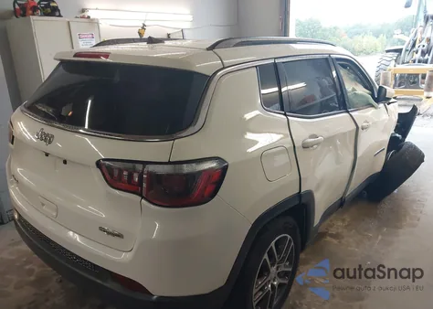 2018 Jeep Compass Latitude 4X4 from USA, damaged, VIN 3C4NJDBB1JT142712